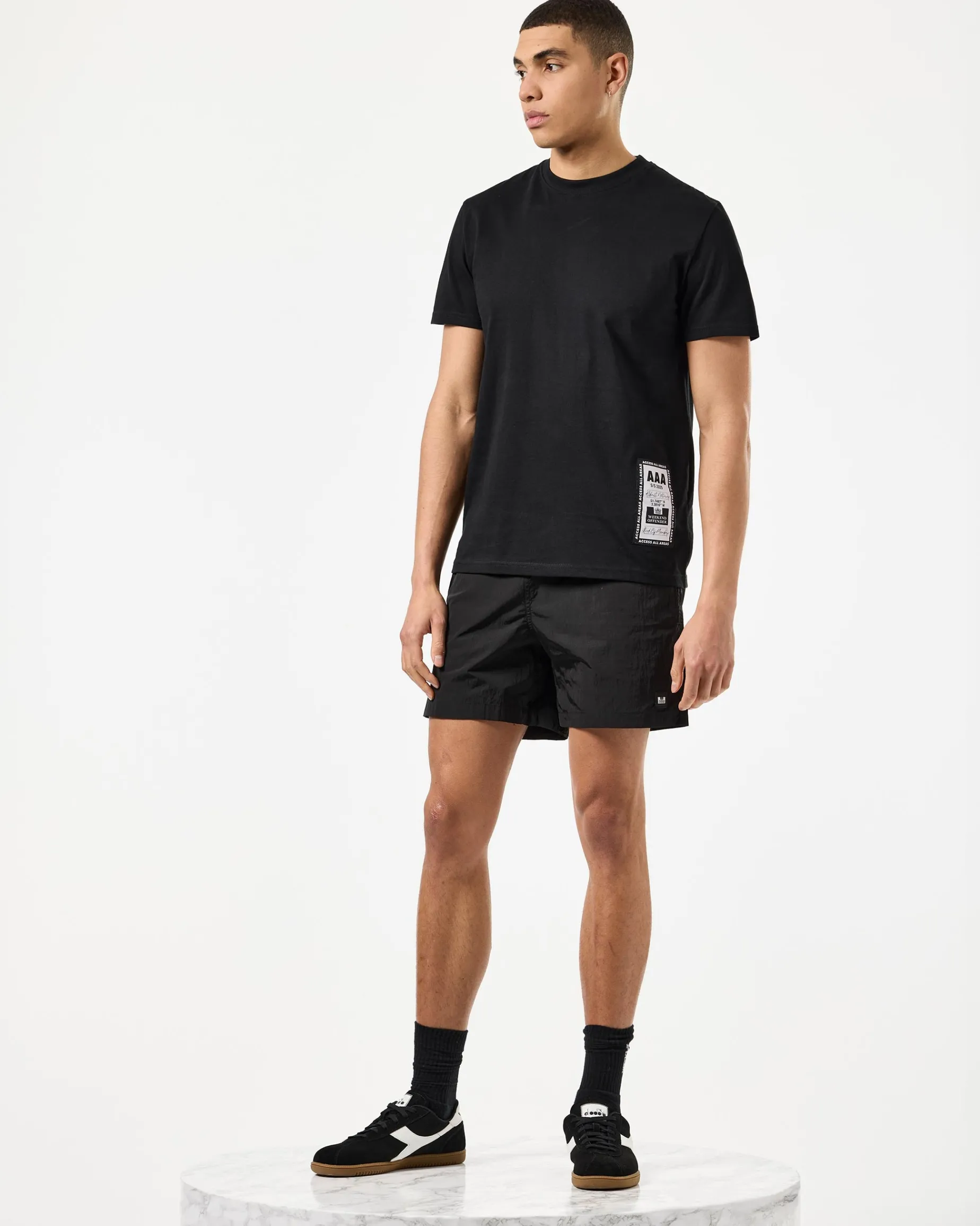 AAA Grafik T-Shirt Schwarz