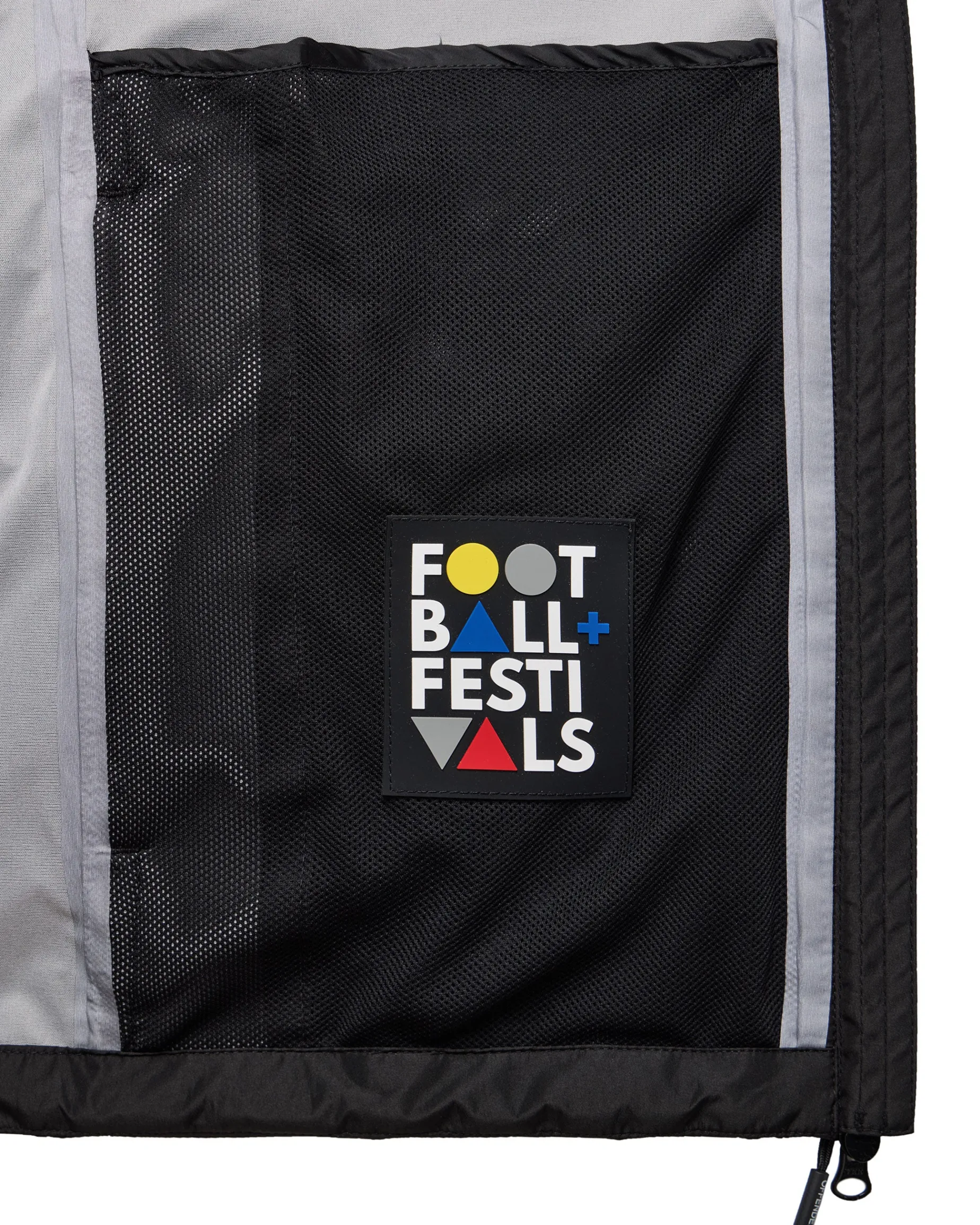 Football + Festivals Wasserdichte Pack-Away-Jacke Schwarz