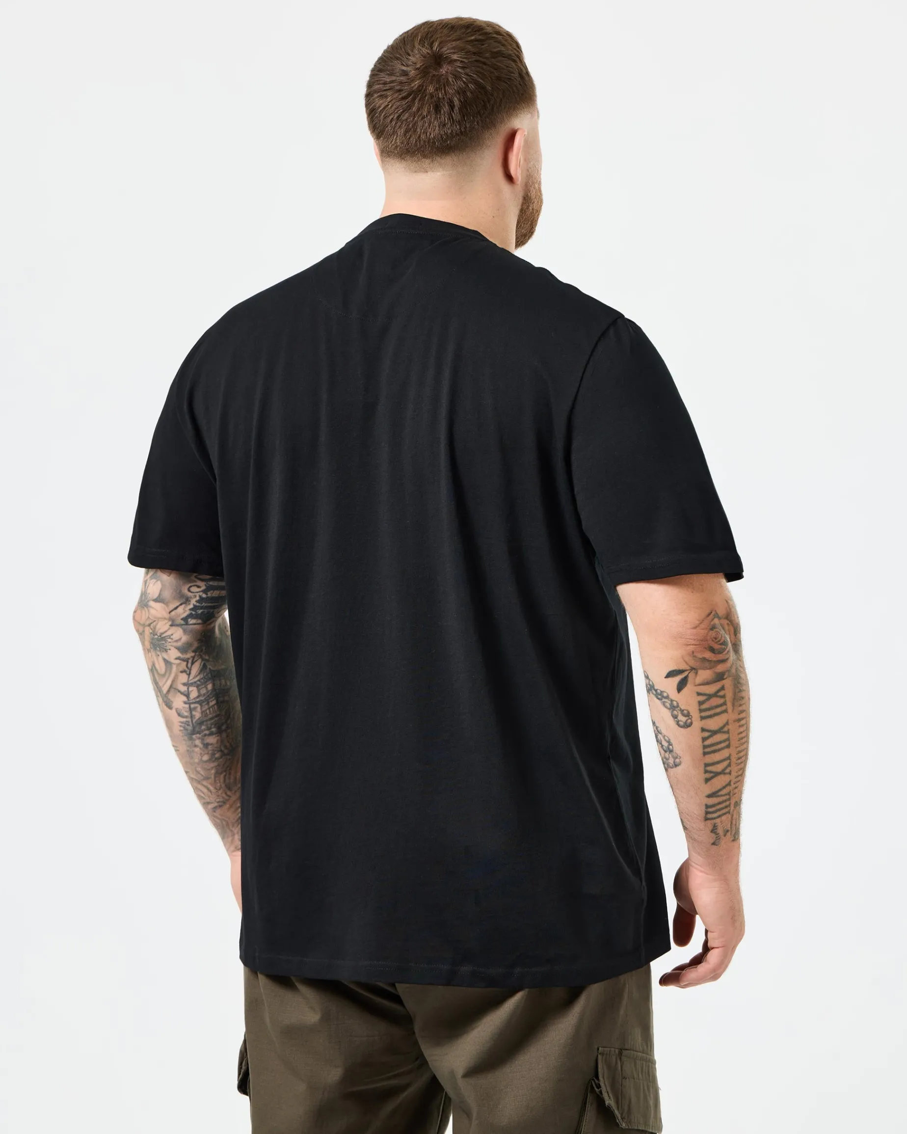 Große Größen - T-Shirt mit Grafik „Diego“ in Schwarz