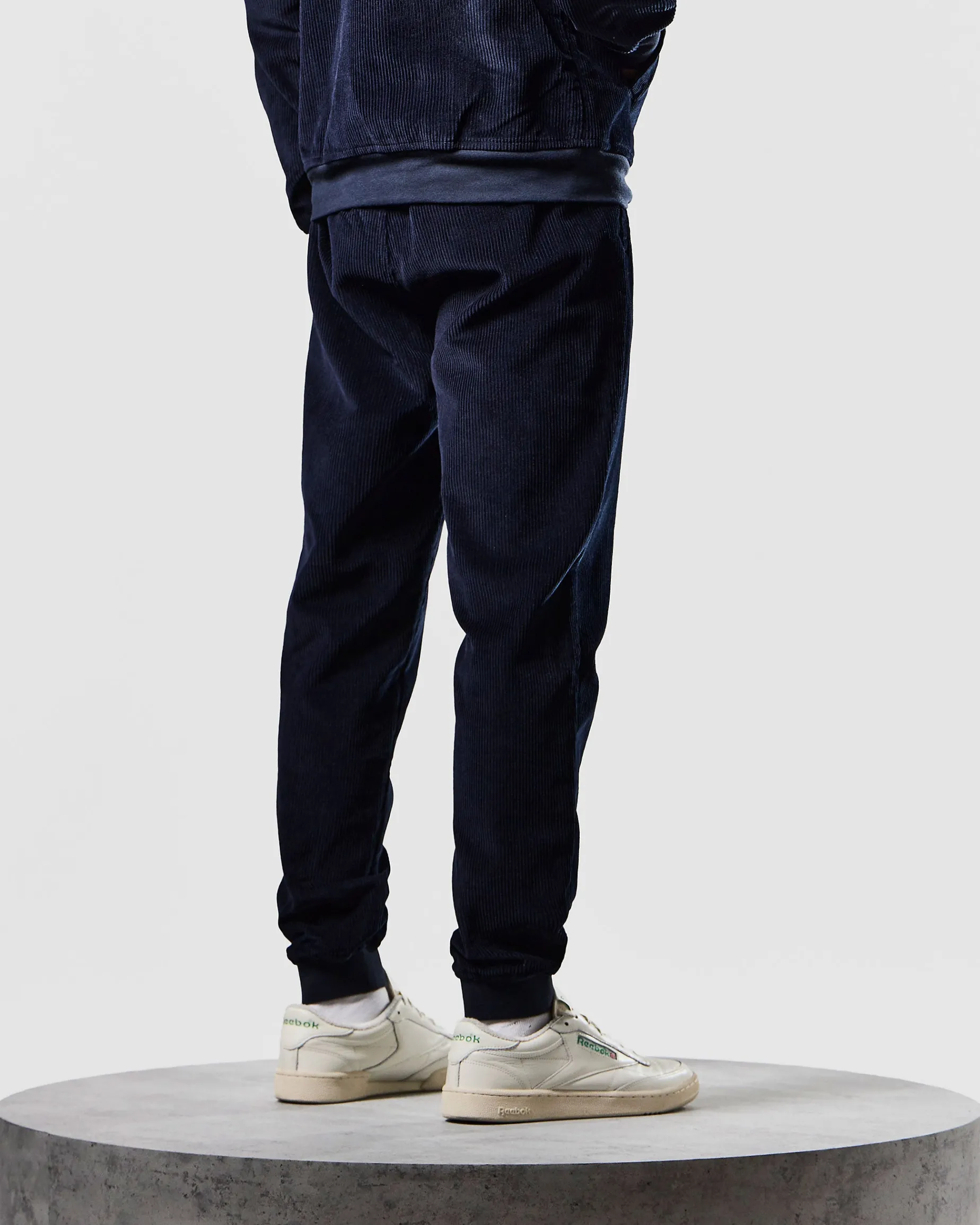 Hemsley – Cord-Trainingshose in Marineblau
