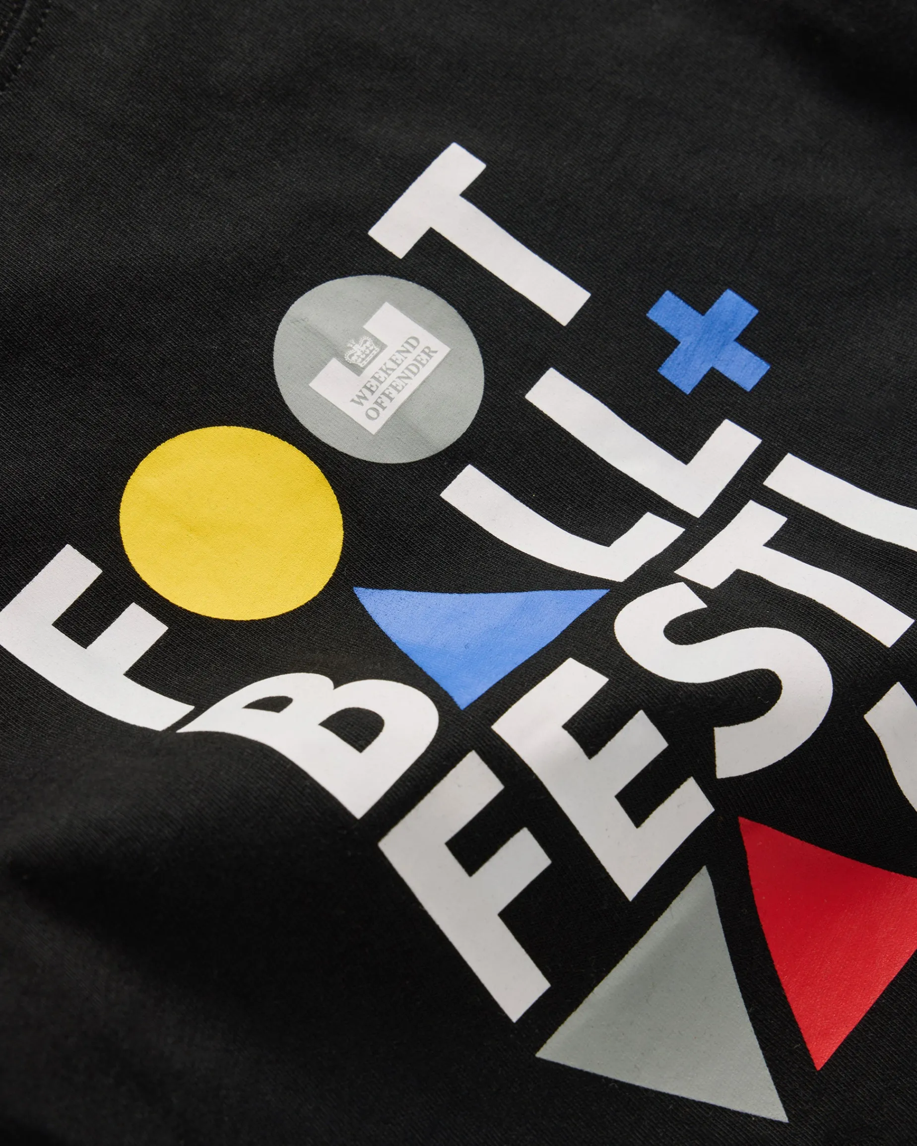 Kinder T-Shirt mit Grafik „Football + Festivals“ in Schwarz