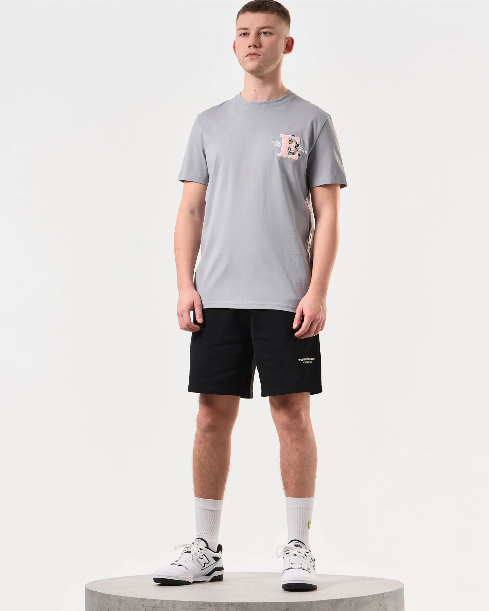 T-Shirt mit Grafik und Stickerei Ryder Rauchgrau
